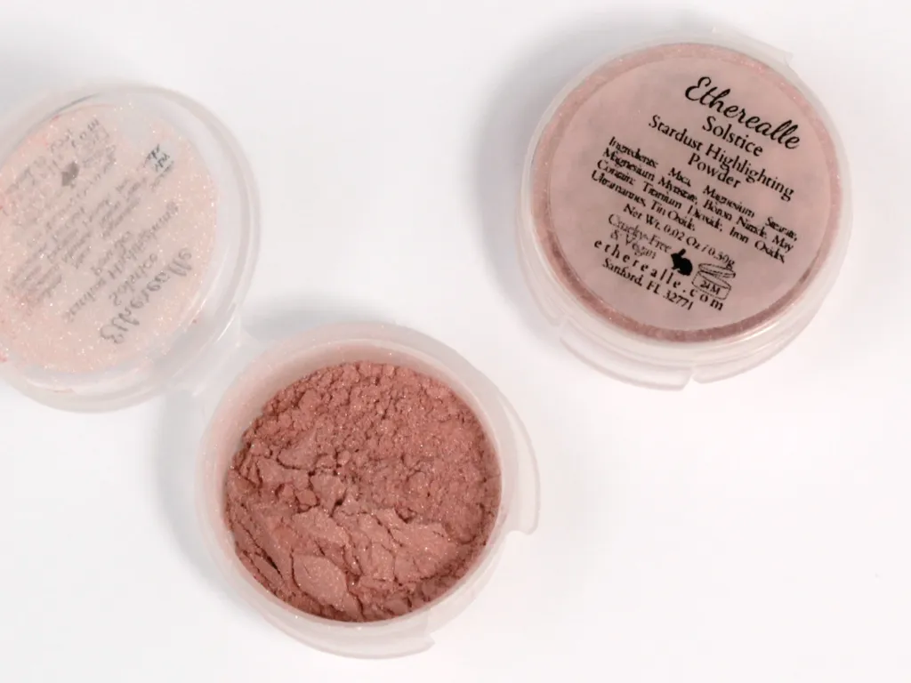 "Solstice" - Stardust Mineral Highlighting Powder