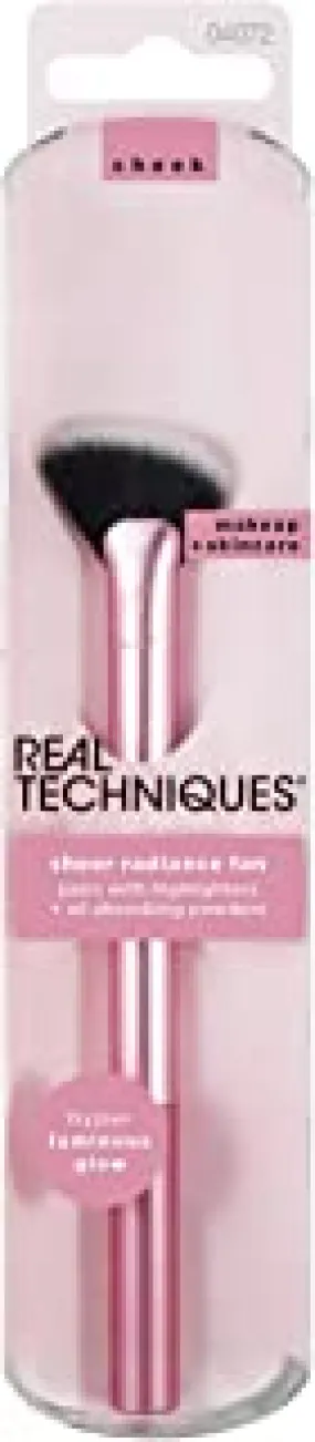 Real Techniques Sheer Radiance Fan Makeup Brush, for Highlighter   Powders, 1 Count