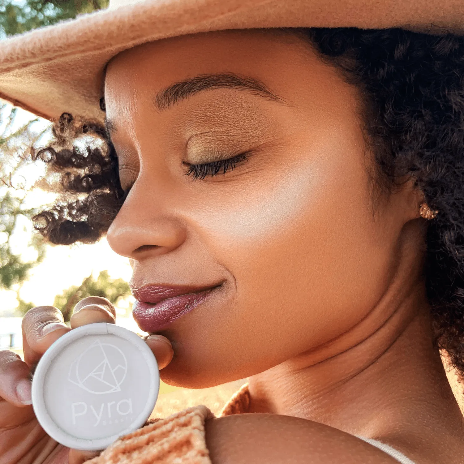 Vegan Illuminator Powder